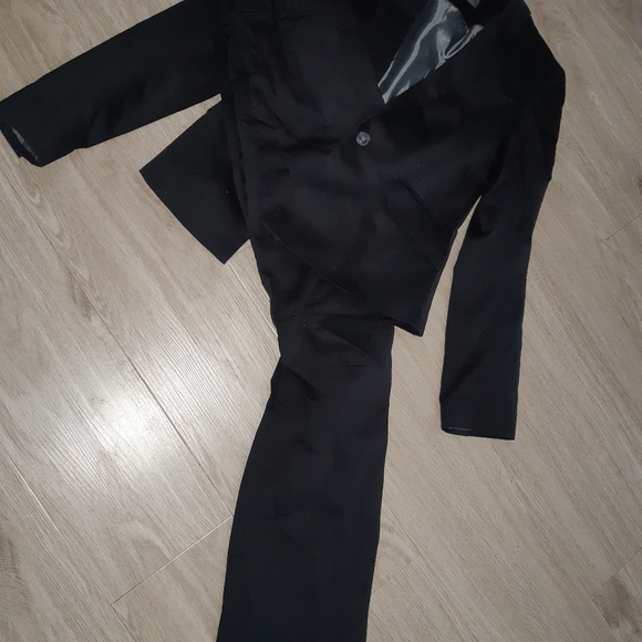 Mexx suit.